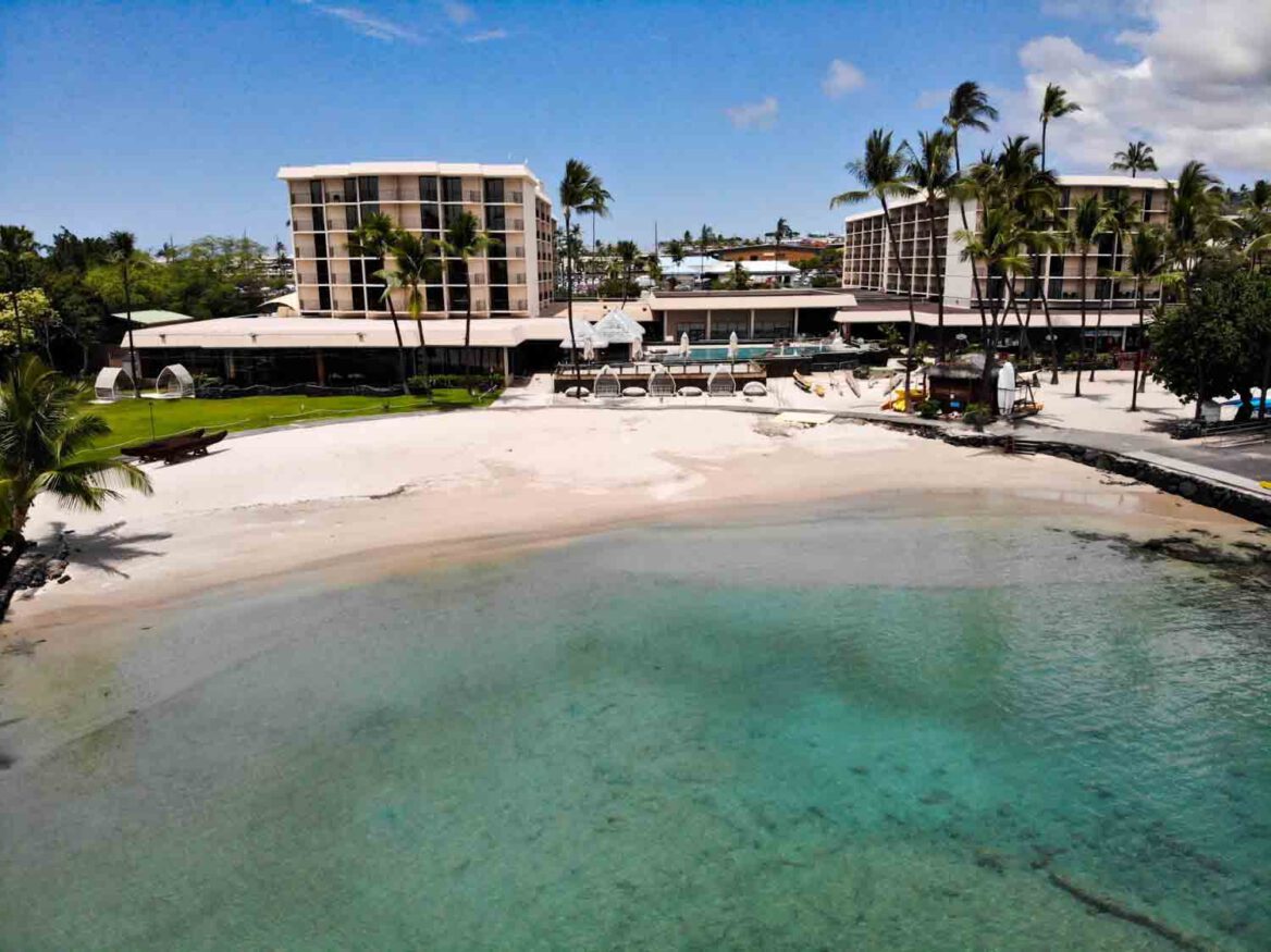 Kamakahonu Beach on Kailua Bay in Kona Hawaii - Al'ii Adventures